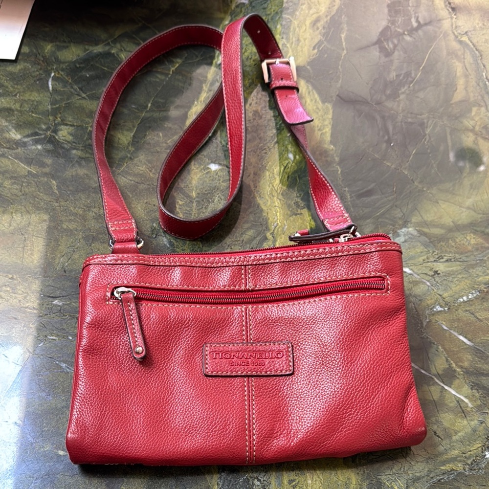 TIGNANELLO RED Leather Organizer Messenger Crossbody Bag.
